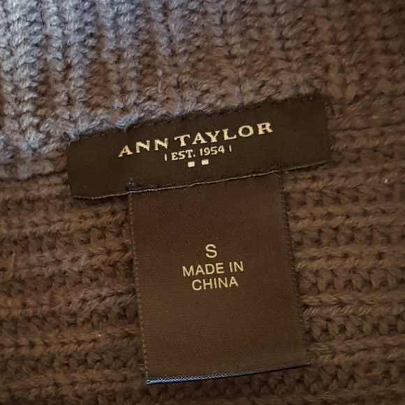 Ann Taylor | Grey Short Sleeve Tunic - Picture 3 of 4